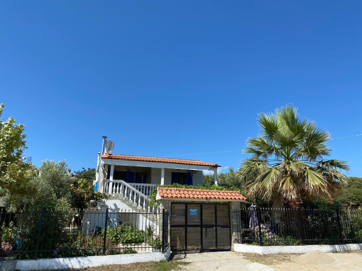 Ikidiki Beach Villa Ierissos Bagian luar foto
